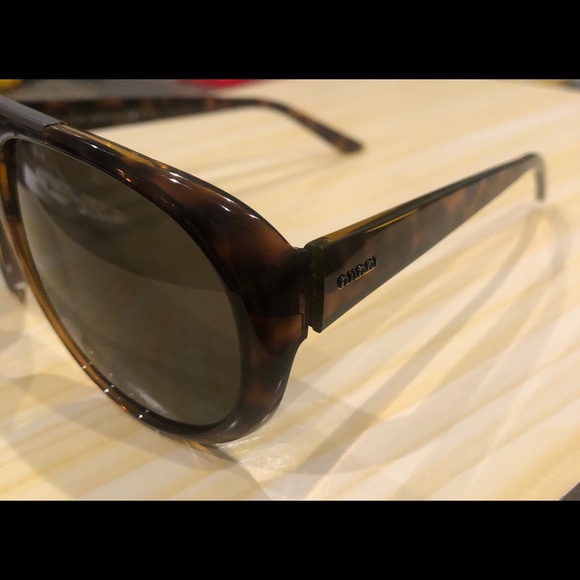 Gucci Sunglasses - Picture 4 of 8